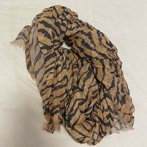 Spell and the Gypsy Scarf